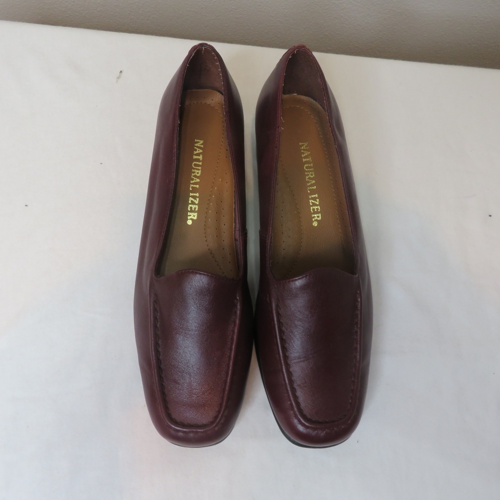 Naturalizer Womens Burgundy Leather Moc Toe Loafers Size 7.5 M Low Block Heel